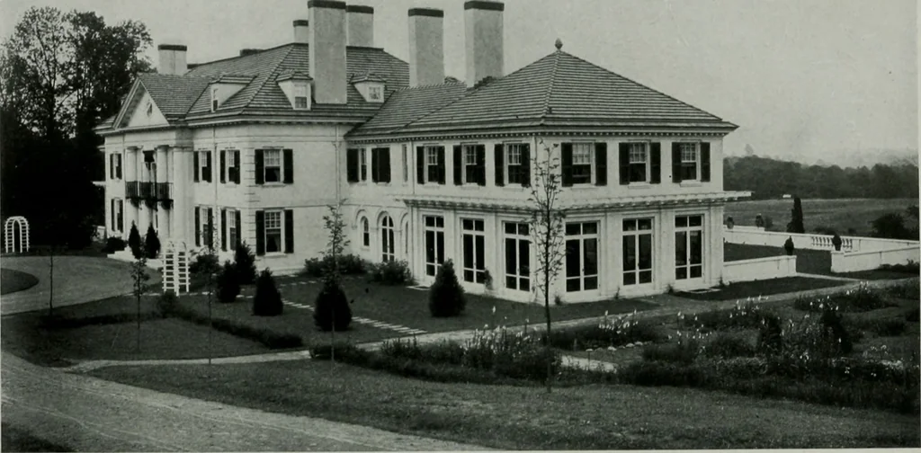 An illustration from American country houses of to-day; an illustrated account of some excellent houses built and gardens planted during the last few years, showing unmistakable influence of the modern trend in ideals architectural, 1915, leaf 127