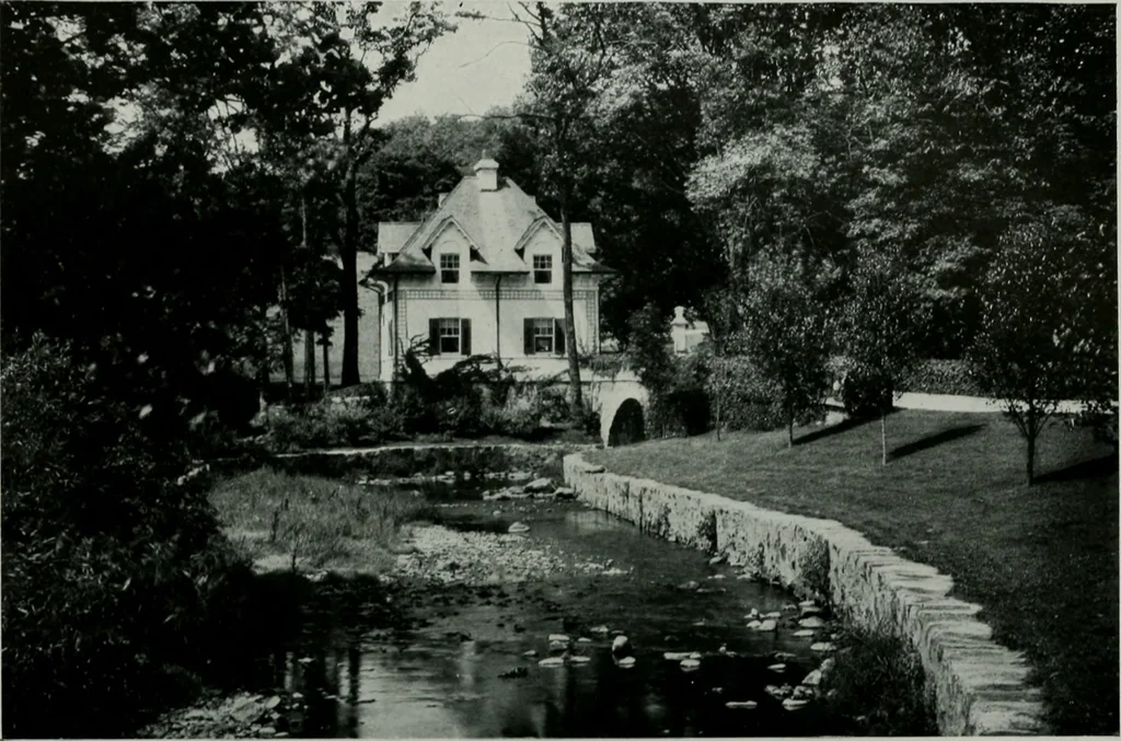 An illustration from American country houses of to-day; an illustrated account of some excellent houses built and gardens planted during the last few years, showing unmistakable influence of the modern trend in ideals architectural, 1915, leaf 141