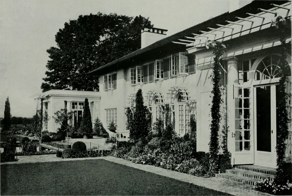 An illustration from American country houses of to-day; an illustrated account of some excellent houses built and gardens planted during the last few years, showing unmistakable influence of the modern trend in ideals architectural, 1915, leaf 147