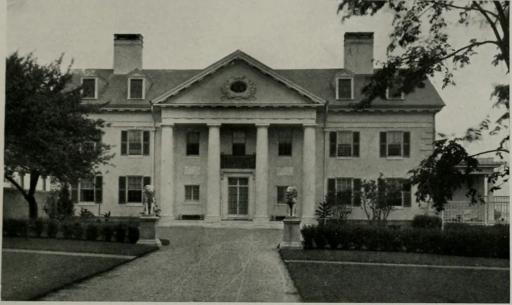 An illustration from American country houses of to-day; an illustrated account of some excellent houses built and gardens planted during the last few years, showing unmistakable influence of the modern trend in ideals architectural, 1915, leaf 160