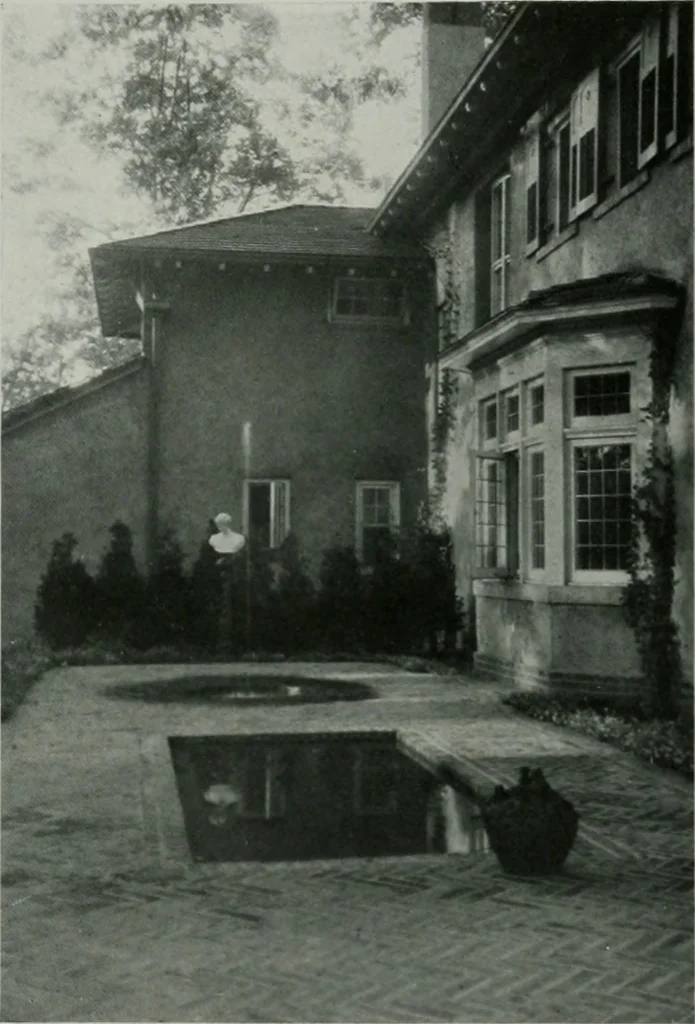 An illustration from American country houses of to-day; an illustrated account of some excellent houses built and gardens planted during the last few years, showing unmistakable influence of the modern trend in ideals architectural, 1915, leaf 165