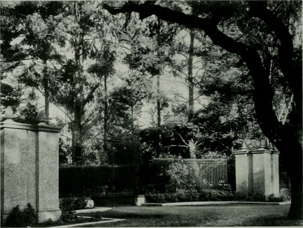 An illustration from American country houses of to-day; an illustrated account of some excellent houses built and gardens planted during the last few years, showing unmistakable influence of the modern trend in ideals architectural, 1915, leaf 177