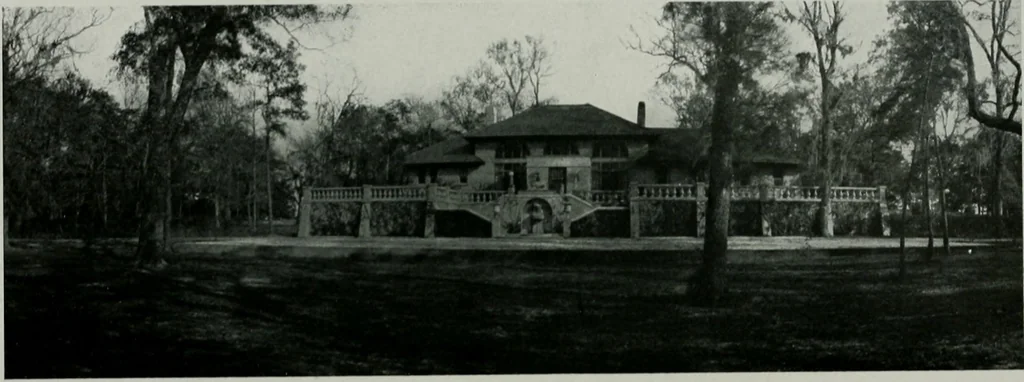 An illustration from American country houses of to-day; an illustrated account of some excellent houses built and gardens planted during the last few years, showing unmistakable influence of the modern trend in ideals architectural, 1915, leaf 179