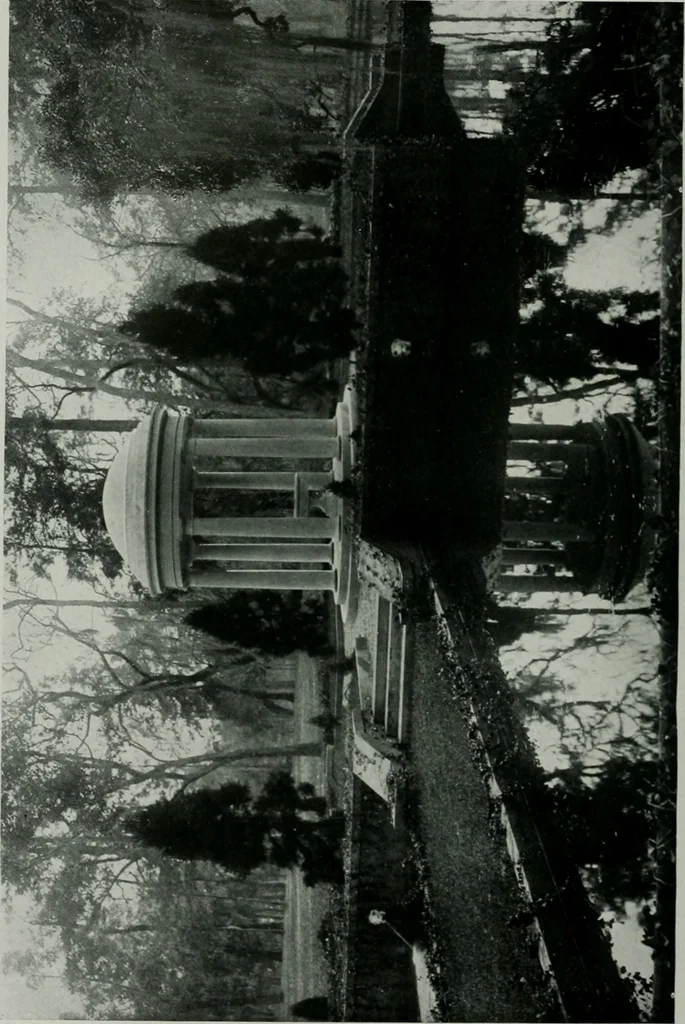 An illustration from American country houses of to-day; an illustrated account of some excellent houses built and gardens planted during the last few years, showing unmistakable influence of the modern trend in ideals architectural, 1915, leaf 185