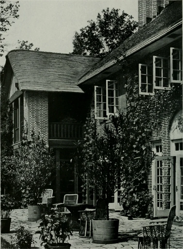 An illustration from American country houses of to-day; an illustrated account of some excellent houses built and gardens planted during the last few years, showing unmistakable influence of the modern trend in ideals architectural, 1915, leaf 195