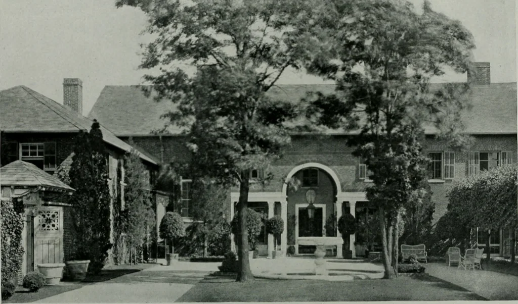 An illustration from American country houses of to-day; an illustrated account of some excellent houses built and gardens planted during the last few years, showing unmistakable influence of the modern trend in ideals architectural, 1915, leaf 225