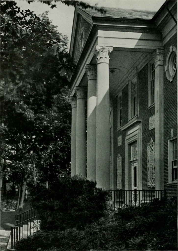 An illustration from American country houses of to-day; an illustrated account of some excellent houses built and gardens planted during the last few years, showing unmistakable influence of the modern trend in ideals architectural, 1915, leaf 231