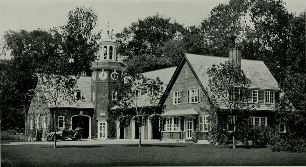 An illustration from American country houses of to-day; an illustrated account of some excellent houses built and gardens planted during the last few years, showing unmistakable influence of the modern trend in ideals architectural, 1915, leaf 257