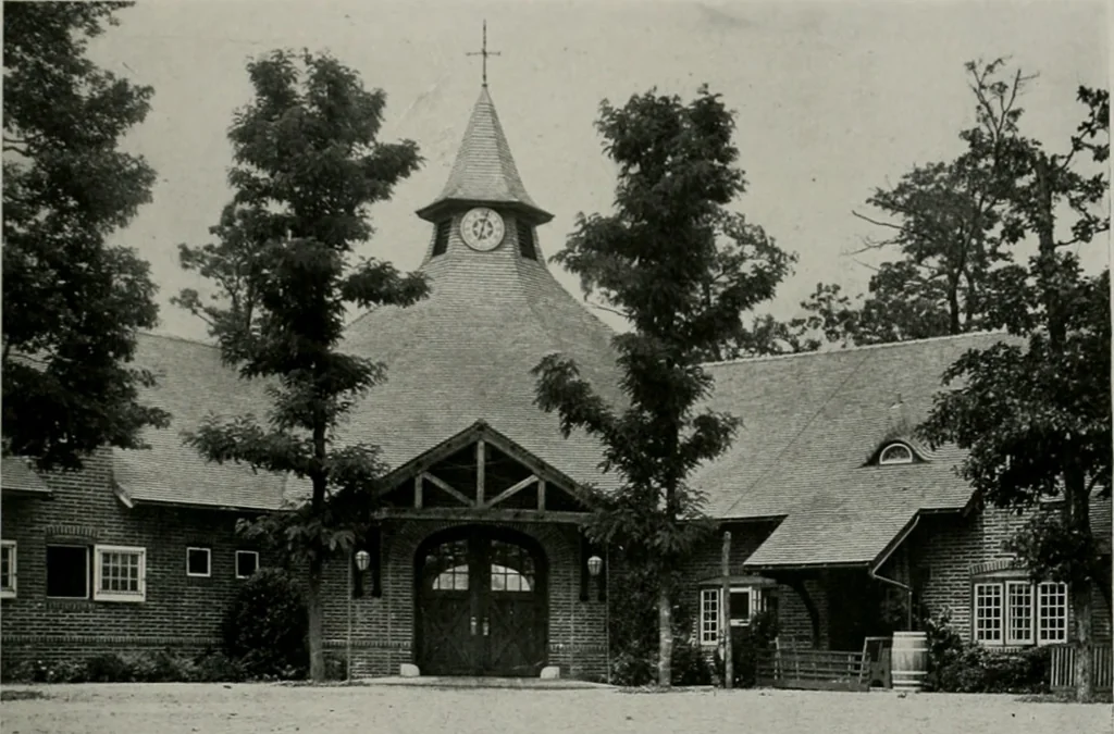 An illustration from American country houses of to-day; an illustrated account of some excellent houses built and gardens planted during the last few years, showing unmistakable influence of the modern trend in ideals architectural, 1915, leaf 258