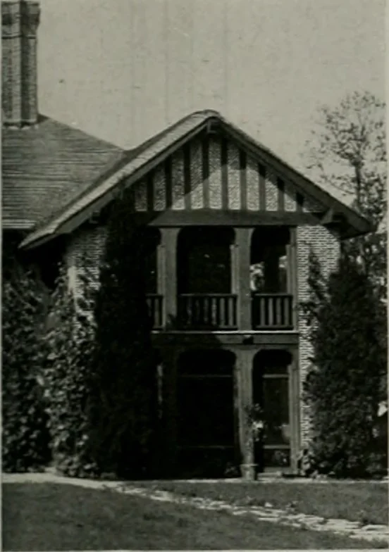 An illustration from American country houses of to-day; an illustrated account of some excellent houses built and gardens planted during the last few years, showing unmistakable influence of the modern trend in ideals architectural, 1915, leaf 262