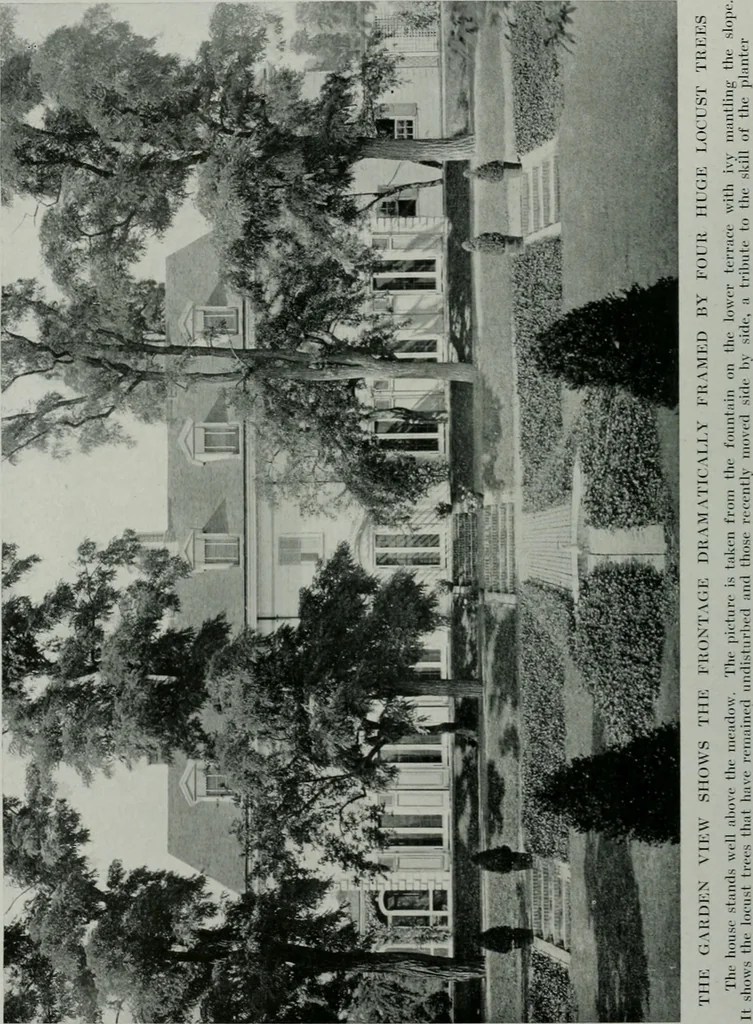 An illustration from American country houses of to-day; an illustrated account of some excellent houses built and gardens planted during the last few years, showing unmistakable influence of the modern trend in ideals architectural, 1915, leaf 265