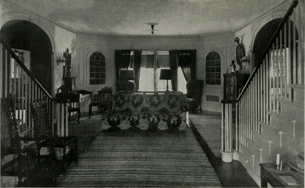 An illustration from American country houses of to-day; an illustrated account of some excellent houses built and gardens planted during the last few years, showing unmistakable influence of the modern trend in ideals architectural, 1915, leaf 280