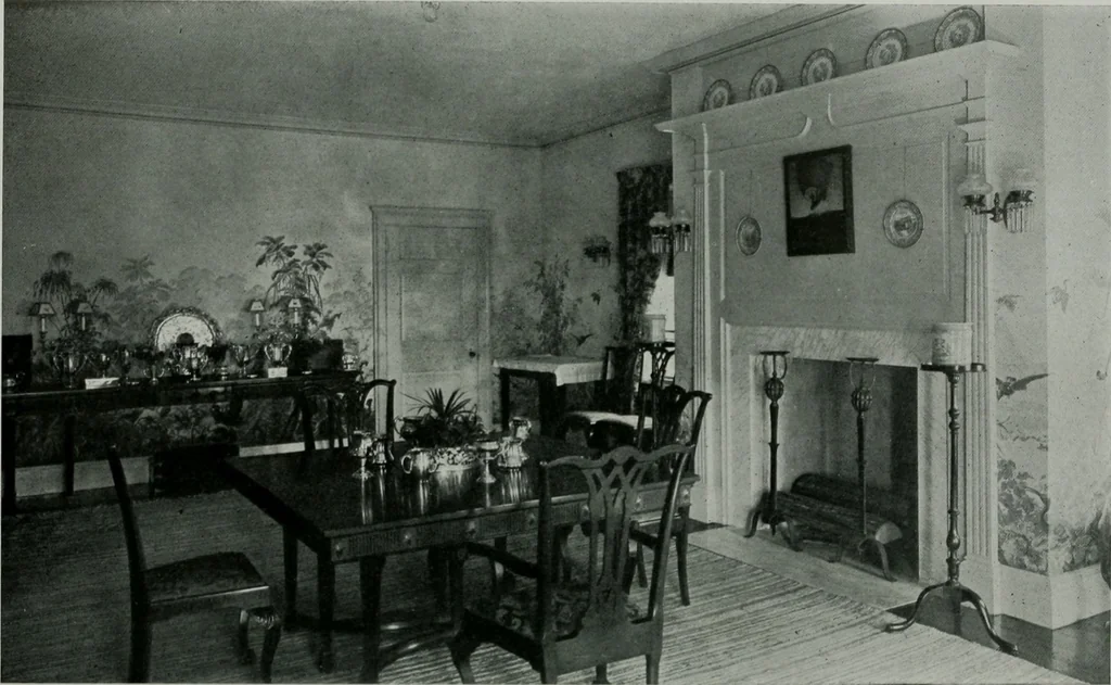 An illustration from American country houses of to-day; an illustrated account of some excellent houses built and gardens planted during the last few years, showing unmistakable influence of the modern trend in ideals architectural, 1915, leaf 283