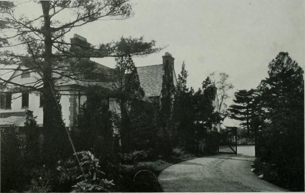 An illustration from American country houses of to-day; an illustrated account of some excellent houses built and gardens planted during the last few years, showing unmistakable influence of the modern trend in ideals architectural, 1915, leaf 29