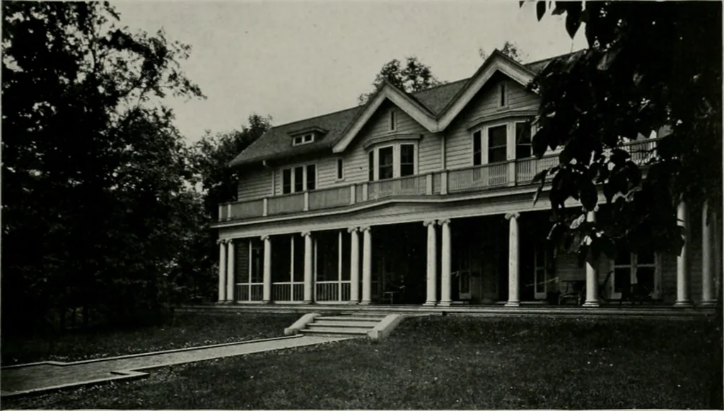 An illustration from American country houses of to-day; an illustrated account of some excellent houses built and gardens planted during the last few years, showing unmistakable influence of the modern trend in ideals architectural, 1915, leaf 300