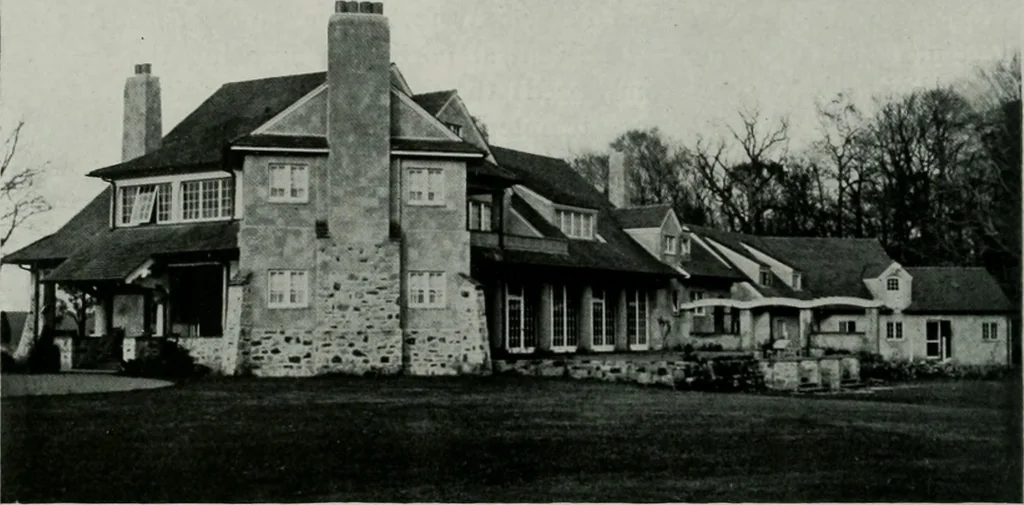 An illustration from American country houses of to-day; an illustrated account of some excellent houses built and gardens planted during the last few years, showing unmistakable influence of the modern trend in ideals architectural, 1915, leaf 321