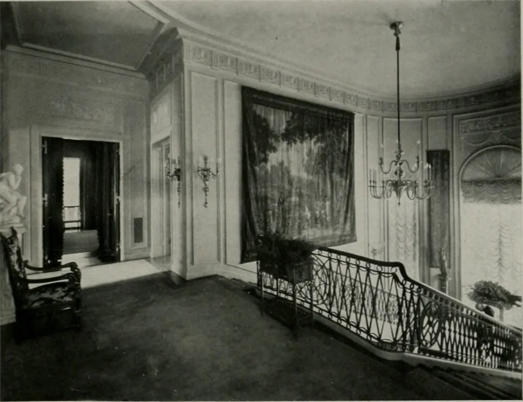 An illustration from American country houses of to-day; an illustrated account of some excellent houses built and gardens planted during the last few years, showing unmistakable influence of the modern trend in ideals architectural, 1915, leaf 328