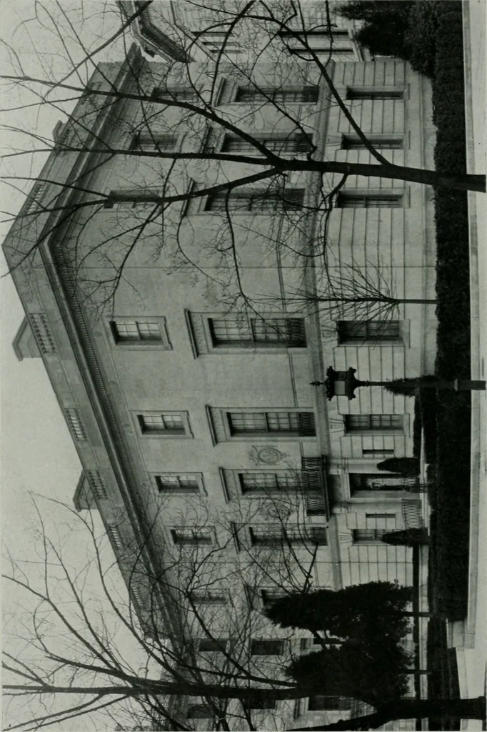 An illustration from American country houses of to-day; an illustrated account of some excellent houses built and gardens planted during the last few years, showing unmistakable influence of the modern trend in ideals architectural, 1915, leaf 329