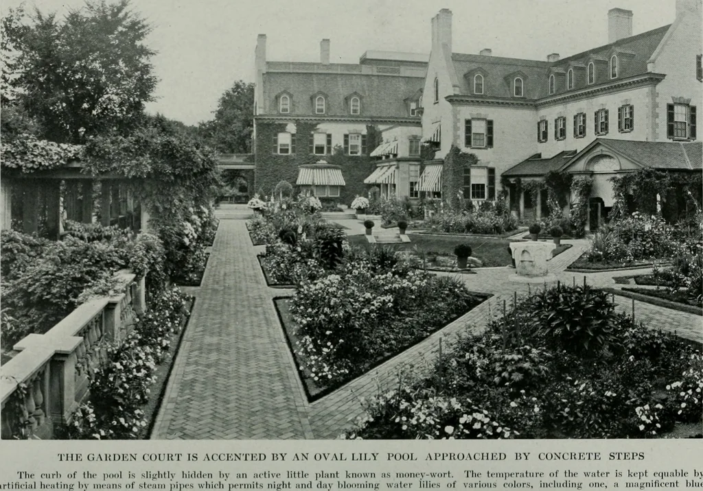 An illustration from American country houses of to-day; an illustrated account of some excellent houses built and gardens planted during the last few years, showing unmistakable influence of the modern trend in ideals architectural, 1915, leaf 345