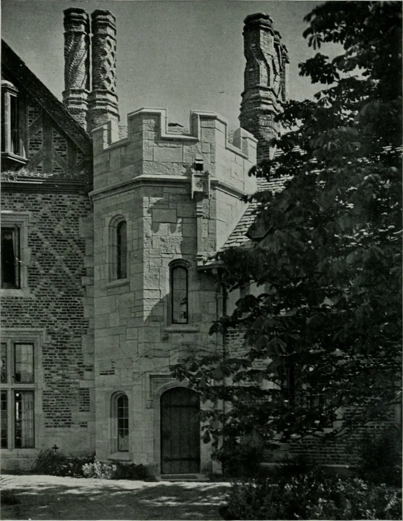 An illustration from American country houses of to-day; an illustrated account of some excellent houses built and gardens planted during the last few years, showing unmistakable influence of the modern trend in ideals architectural, 1915, leaf 383