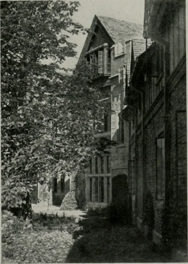 An illustration from American country houses of to-day; an illustrated account of some excellent houses built and gardens planted during the last few years, showing unmistakable influence of the modern trend in ideals architectural, 1915, leaf 384