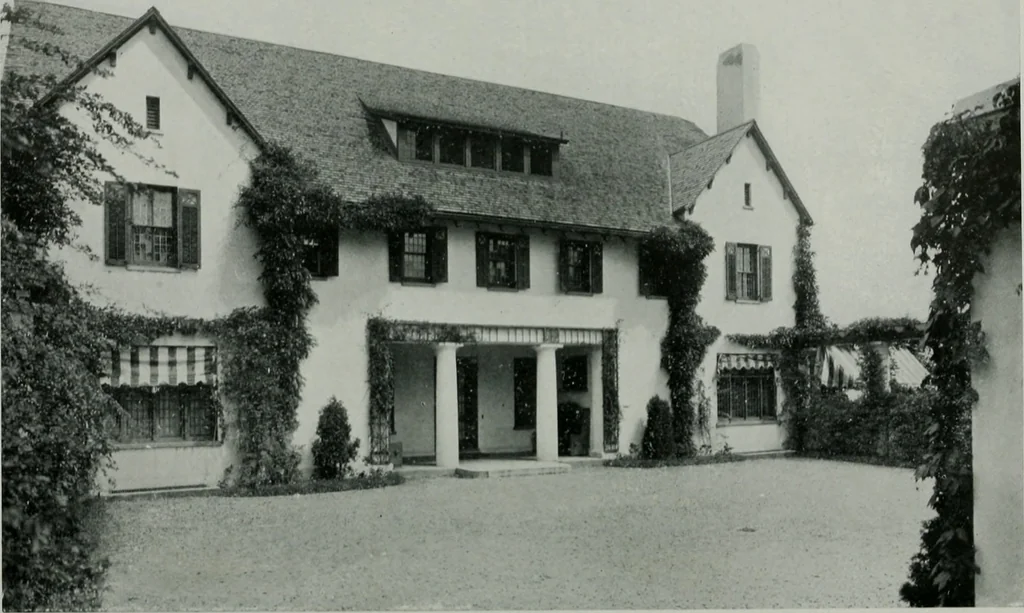 An illustration from American country houses of to-day; an illustrated account of some excellent houses built and gardens planted during the last few years, showing unmistakable influence of the modern trend in ideals architectural, 1915, leaf 45