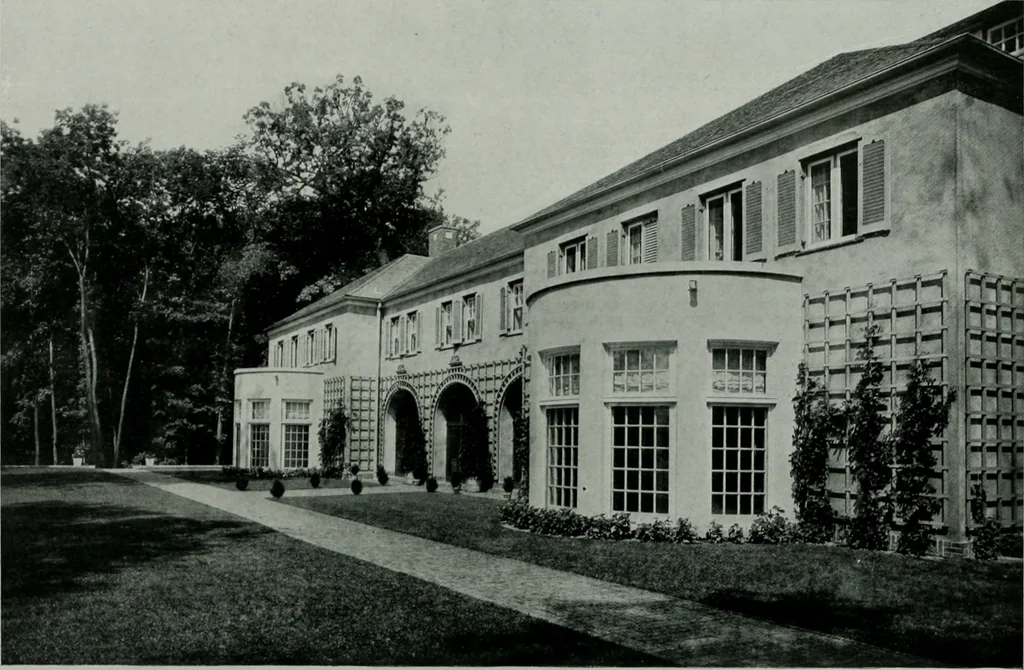 An illustration from American country houses of to-day; an illustrated account of some excellent houses built and gardens planted during the last few years, showing unmistakable influence of the modern trend in ideals architectural, 1915, leaf 69