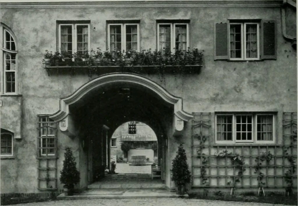 An illustration from American country houses of to-day; an illustrated account of some excellent houses built and gardens planted during the last few years, showing unmistakable influence of the modern trend in ideals architectural, 1915, leaf 73