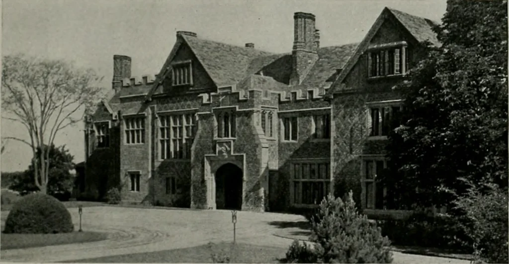 An illustration from American country houses of to-day; an illustrated account of some excellent houses built and gardens planted during the last few years, showing unmistakable influence of the modern trend in ideals architectural, 1915, leaf 8