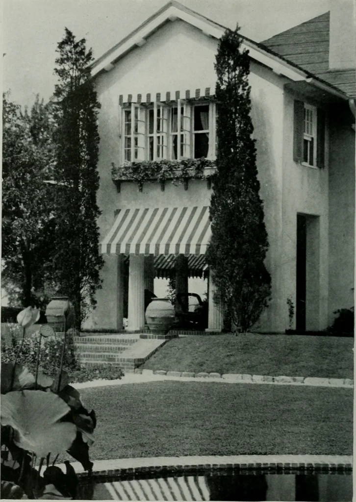An illustration from American country houses of to-day; an illustrated account of some excellent houses built and gardens planted during the last few years, showing unmistakable influence of the modern trend in ideals architectural, 1915, leaf 87