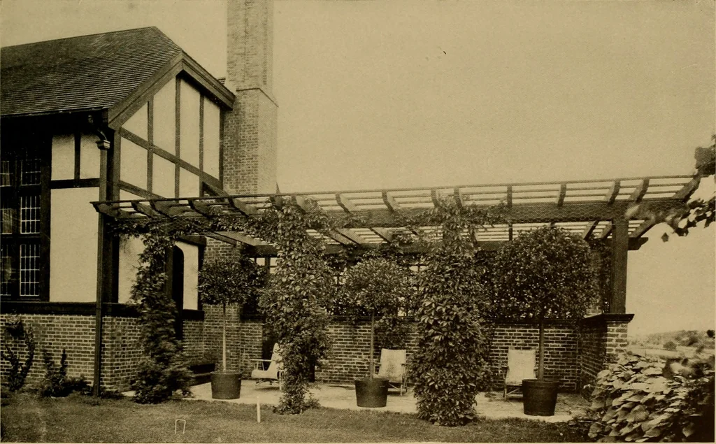 An illustration from American estates and gardens, 1904, leaf 284