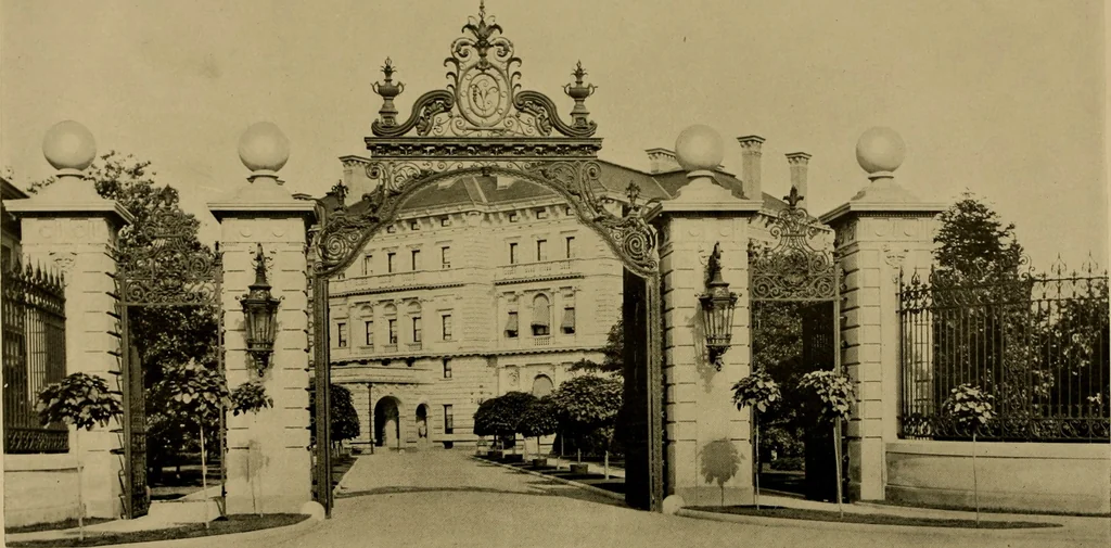 An illustration from American estates and gardens, 1904, leaf 83