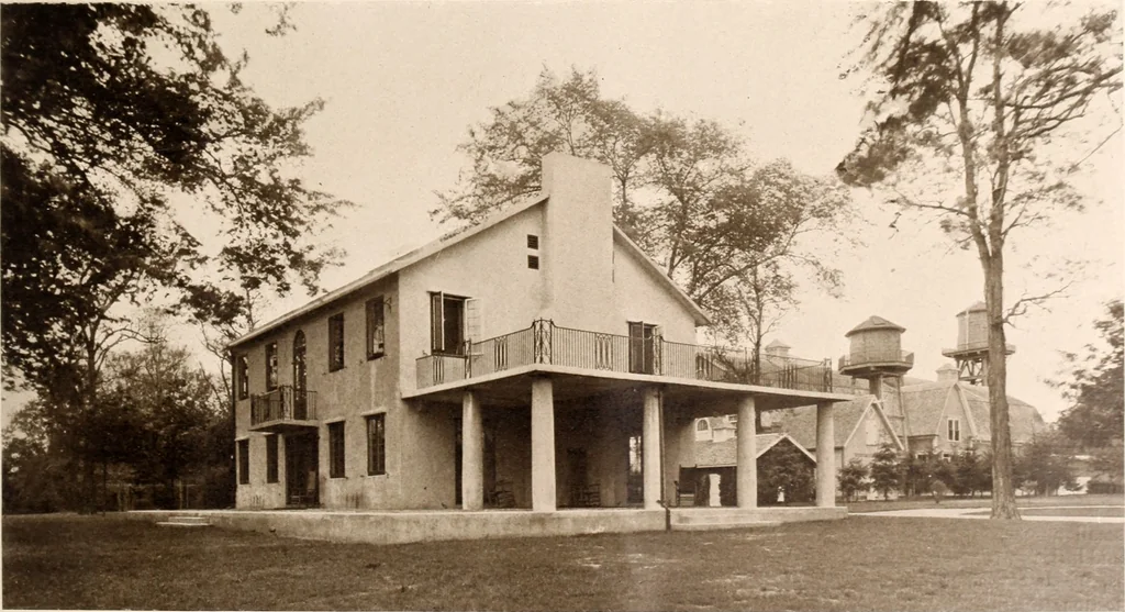 An illustration from American homes and gardens, 1905, leaf 100