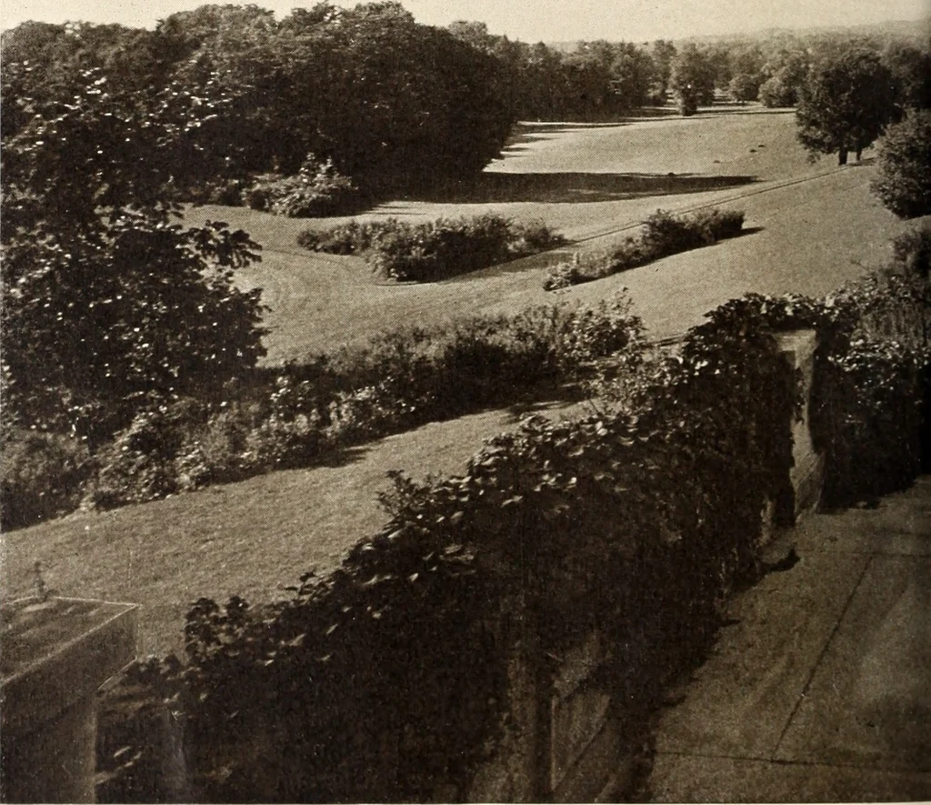 An illustration from American homes and gardens, 1905, leaf 389