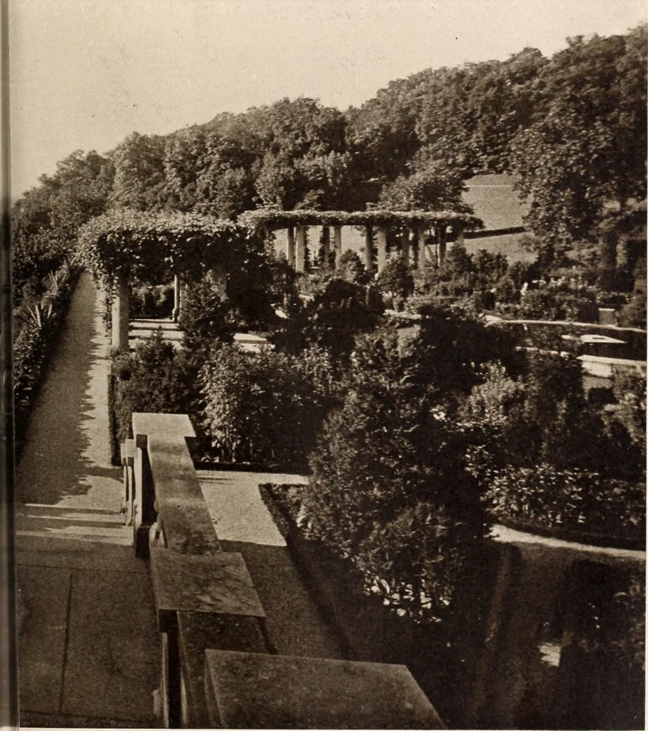 An illustration from American homes and gardens, 1905, leaf 390