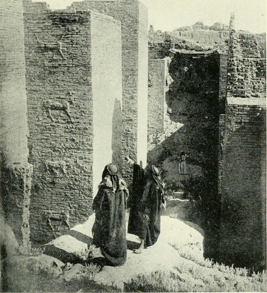 An illustration from Ancient and medieval art : a short history, 1914, leaf 130