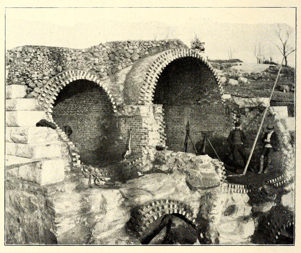 An illustration from Ancient and modern engineering and the Isthmian canal, 1903, leaf 234