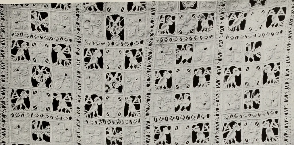 An illustration from Antiche trine italiane : trine ad ago, 1908, leaf 310