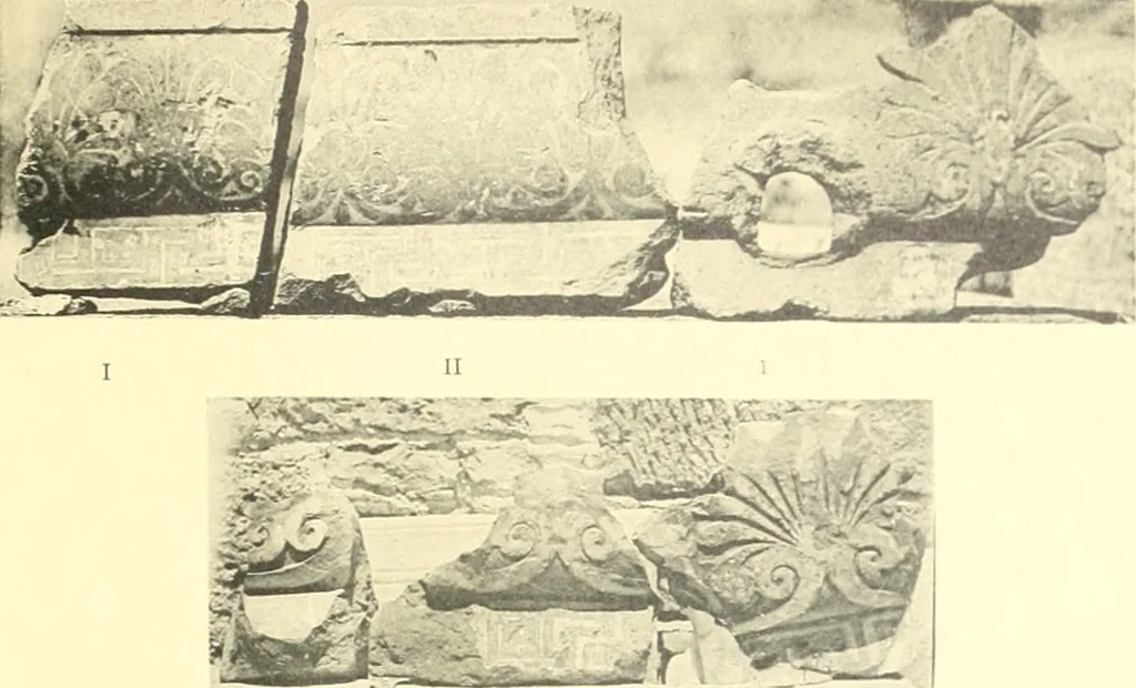 An illustration from Antikes Traufleisten-Ornament, 1909, leaf 142
