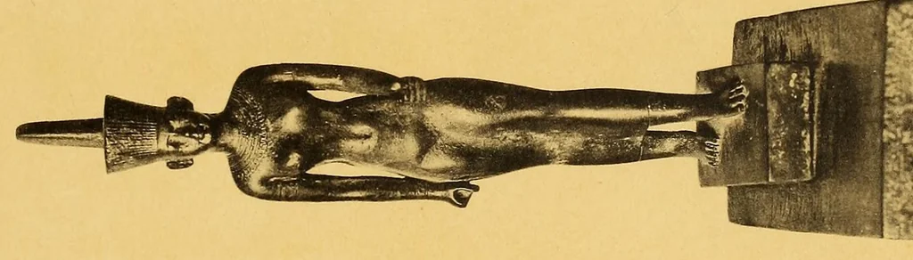 An illustration from Antiquités égyptiennes, grecques & romaines : marbres, bronzes verrerie, céramique, orféverie & objets divers provenant de l'ancienne collection Borelli Bey, appartenent à M. H. dont la vente aura lieu à Paris, Hotel Drouot, les mercredi 11 jeudi 12 et vendredi 13 juin 1913, 1913, leaf 107