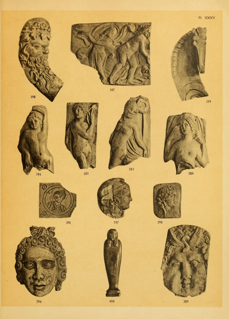 An illustration from Antiquités égyptiennes, grecques & romaines : marbres, bronzes verrerie, céramique, orféverie & objets divers provenant de l'ancienne collection Borelli Bey, appartenent à M. H. dont la vente aura lieu à Paris, Hotel Drouot, les mercredi 11 jeudi 12 et vendredi 13 juin 1913, 1913, leaf 219