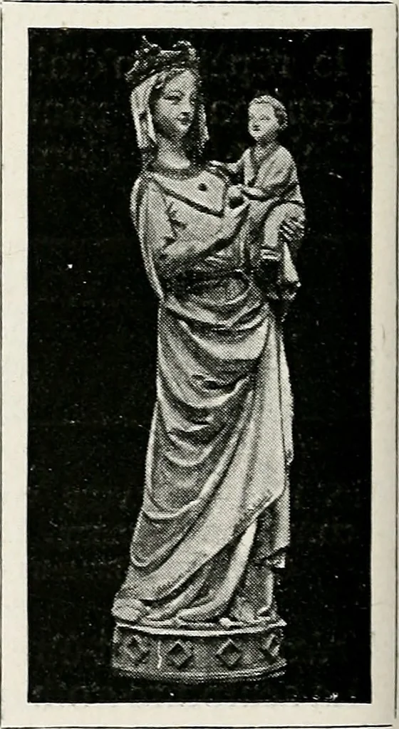 An illustration from Apollo : histoire générale des arts plastiques professée en 1902-1903 à l'École du Louvre, 1907, leaf 135