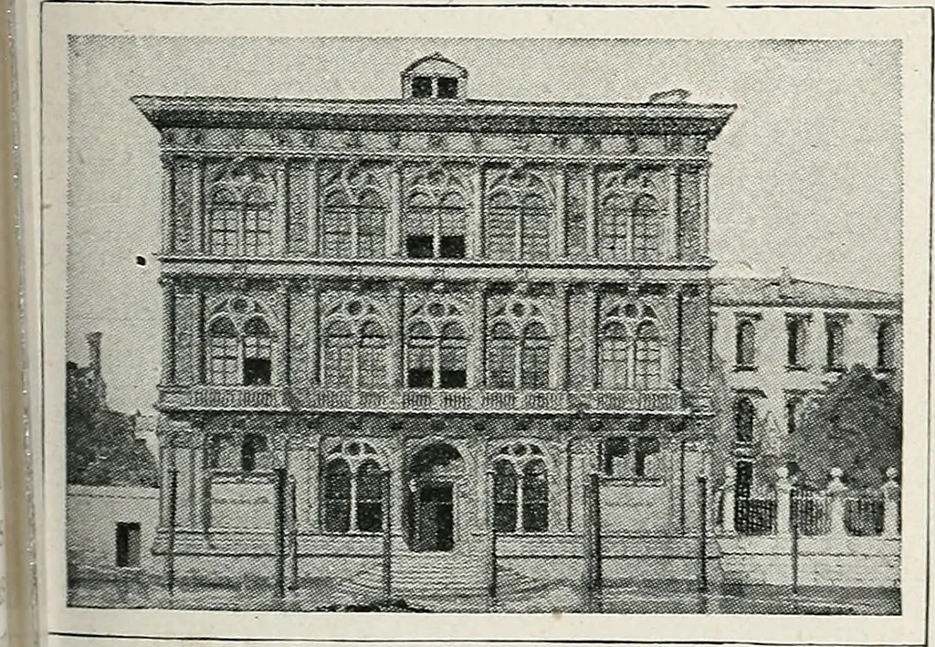 An illustration from Apollo : histoire générale des arts plastiques professée en 1902-1903 à l'École du Louvre, 1907, leaf 140