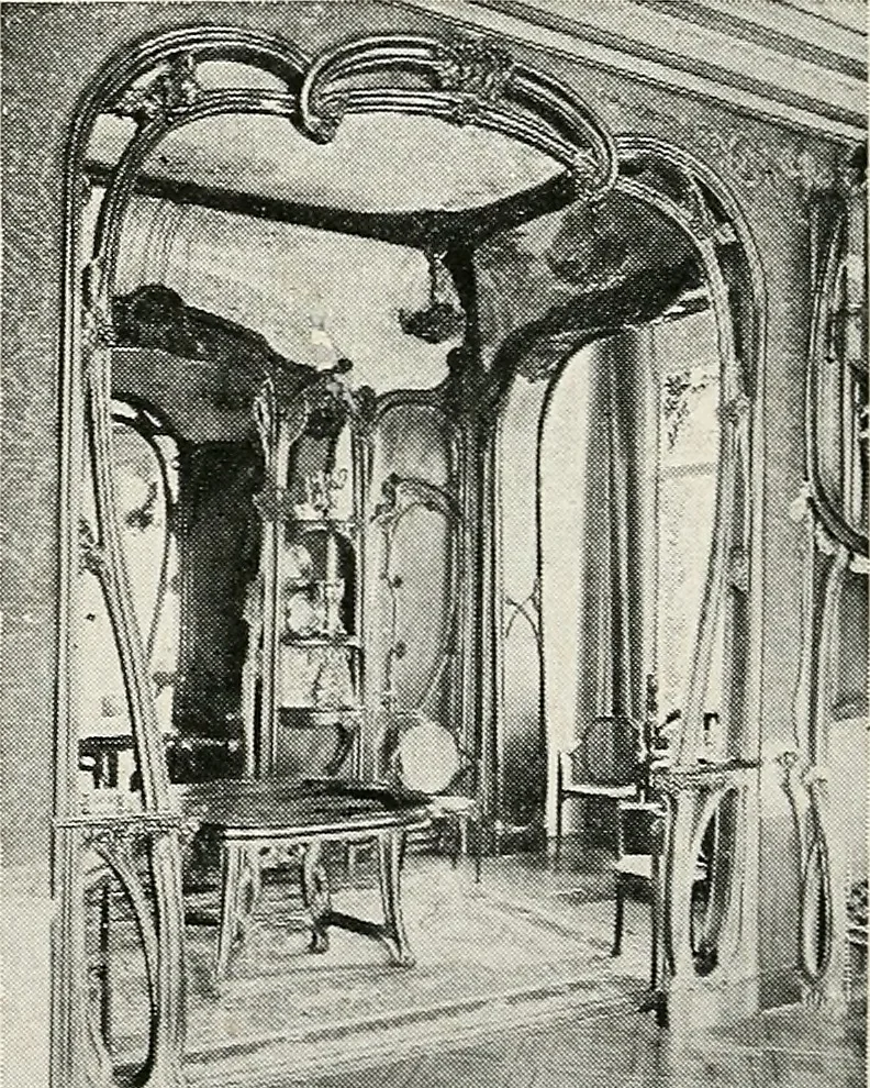 An illustration from Apollo : histoire générale des arts plastiques professée en 1902-1903 à l'École du Louvre, 1907, leaf 331