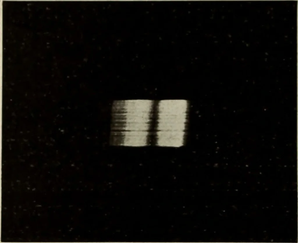 An illustration from Application of dicyanin to the photography of stellar spectra, 1919, leaf 21