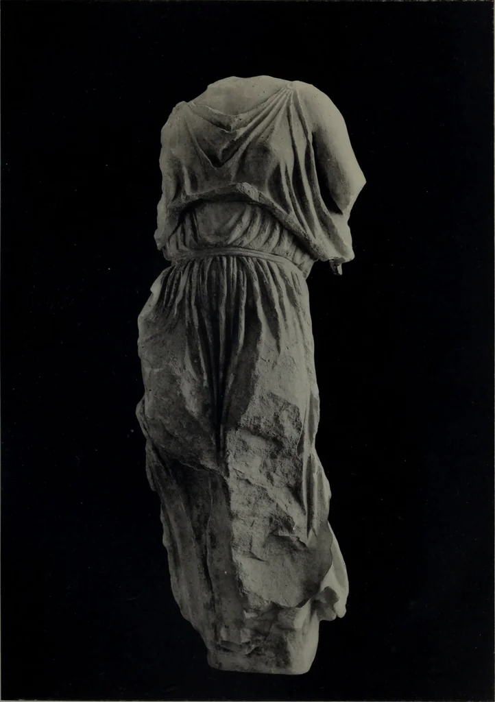 An illustration from Archaiologik ephmeris : ekdidomen hypo ts en Athnais Archaiologiks Hetairias, 1862, leaf 130