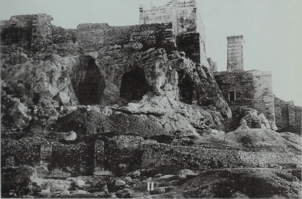 An illustration from Archaiologik ephmeris : ekdidomen hypo ts en Athnais Archaiologiks Hetairias, 1862, leaf 114