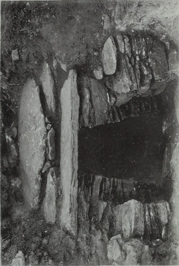 An illustration from Archaiologik ephmeris : ekdidomen hypo ts en Athnais Archaiologiks Hetairias, 1862, leaf 450