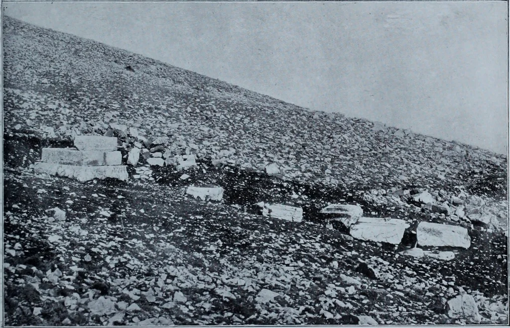 An illustration from Archaiologik ephmeris : ekdidomen hypo ts en Athnais Archaiologiks Hetairias, 1862, leaf 130