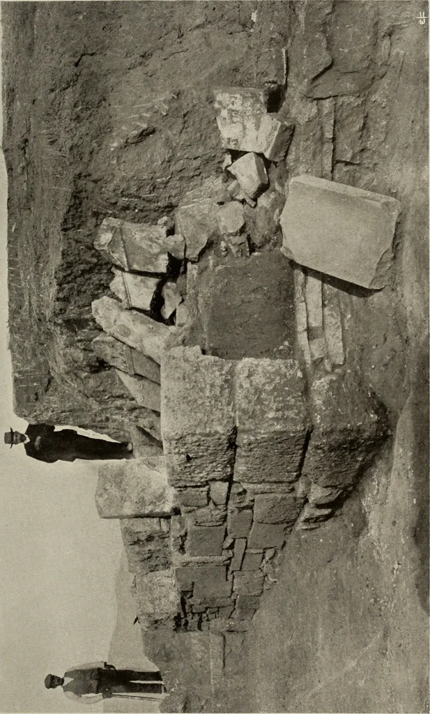 An illustration from Archaiologik ephmeris : ekdidomen hypo ts en Athnais Archaiologiks Hetairias, 1862, leaf 162